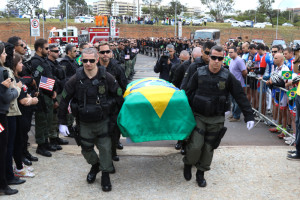 09072015-Corpo de Dentinho chega ao Complexo da PCDF (83)