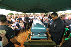 09072015-Velorio, saidada PCDF e enterro de dentinho (121)