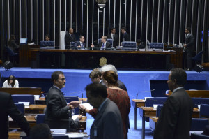 Plenário do Senado durante sessão deliberativa ordinária. Mesa: senador Aloysio Nunes Ferreira (PSDB-SP); presidente do Senado Federal senador Renan Calheiros (PMDB-AL). Foto: Ana Volpe/Agência Senado
