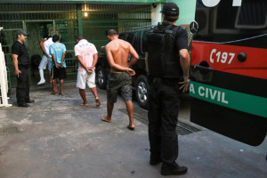 24.07.15 - Agentes Policiais de Custodia (149)