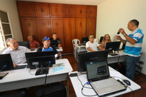 Curso de informática (Foto: Paulo Cabral/Sinpol-DF)