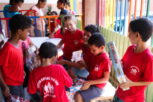 Entrega de brinquedos na Creche Tia Ilda - Paulo Cabral (250)