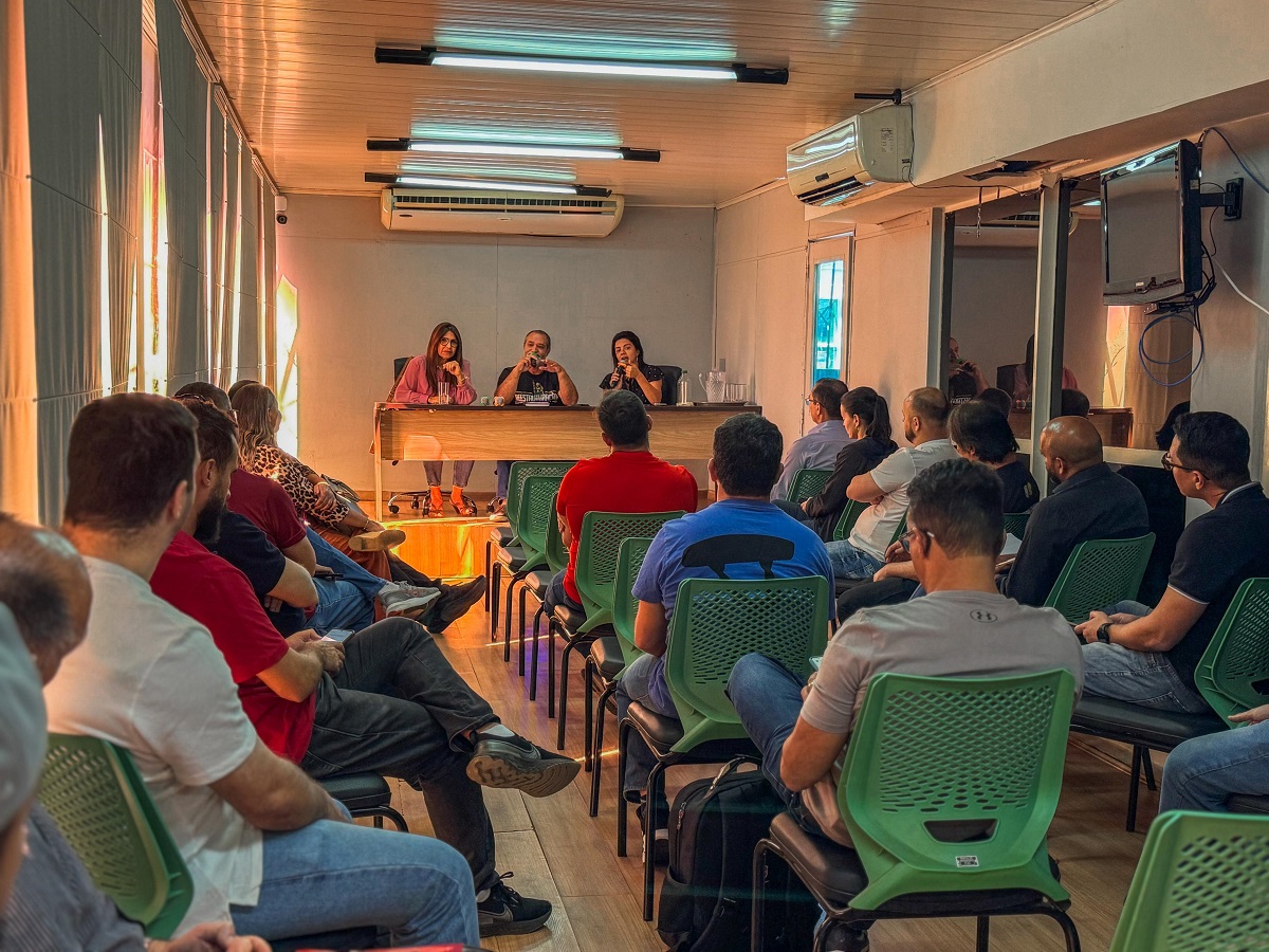 Diretoria e representantes sindicais se reuniram na sede da entidade | Foto: Comunicação Sinpol-DF