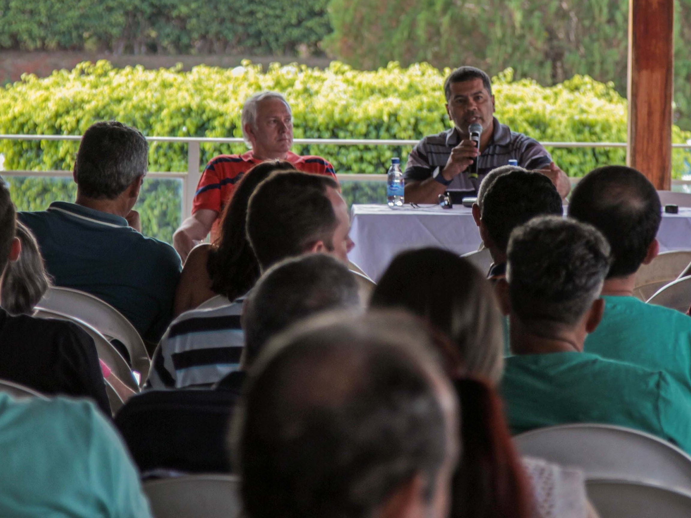 Administração dos planos de saúde é discutida em AGE