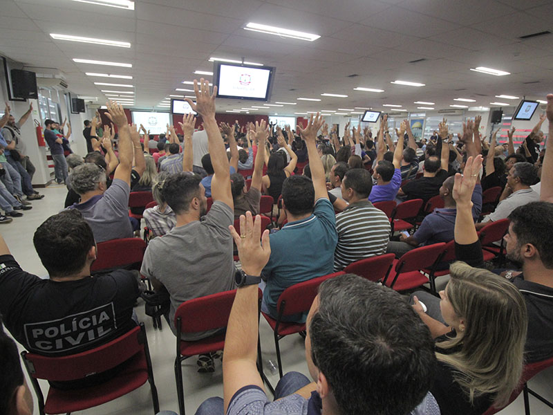 Policiais civis do DF decidem retomar greves