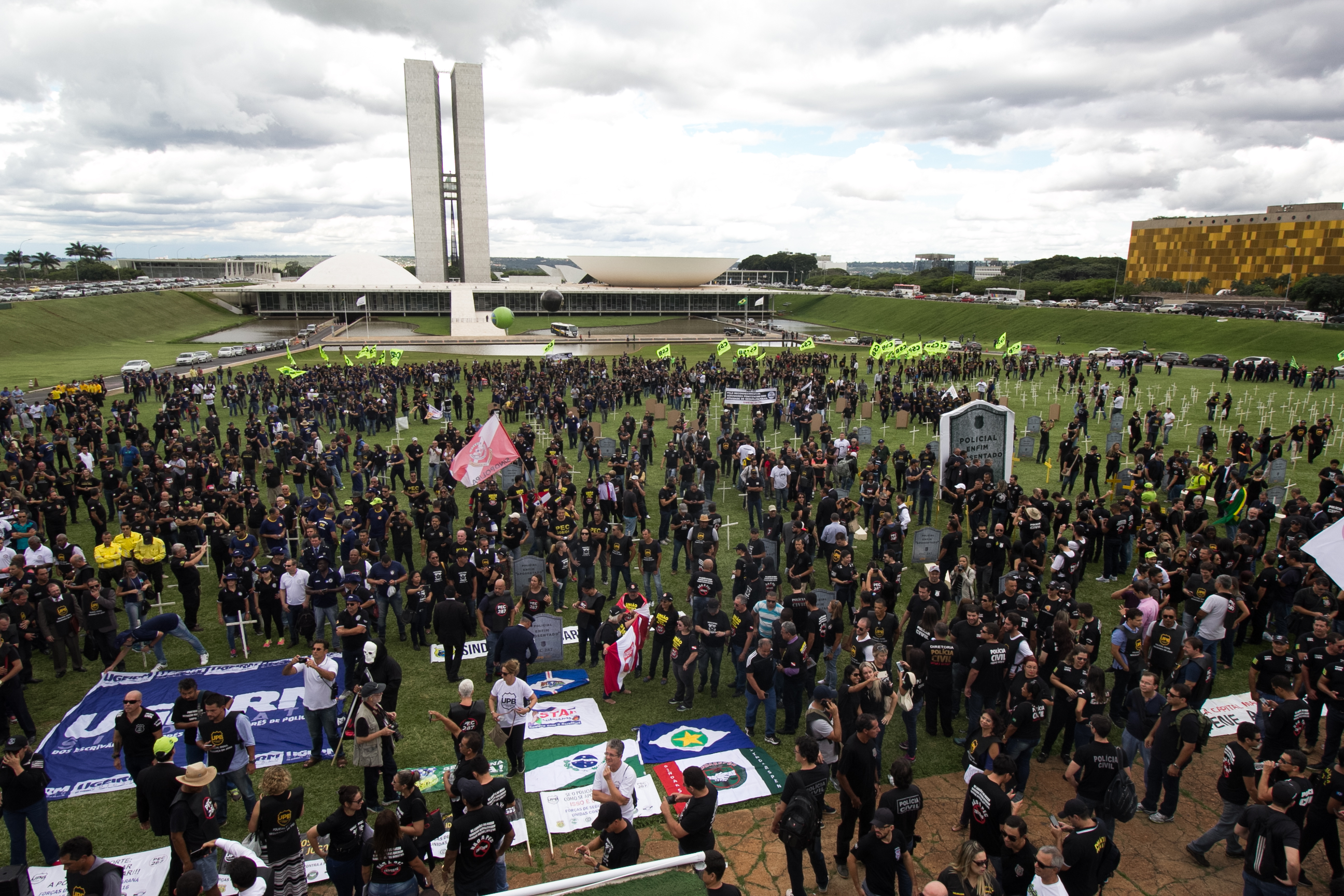 Sinpol-DF convoca para ato contra PEC 287 na terça, 18