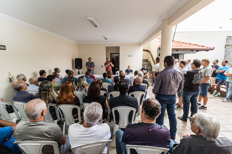 Diretoria reúne-se com aposentados e conversa sobre pleitos da categoria