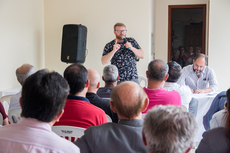 Diretoria discute pleitos da categoria em reunião com aposentados