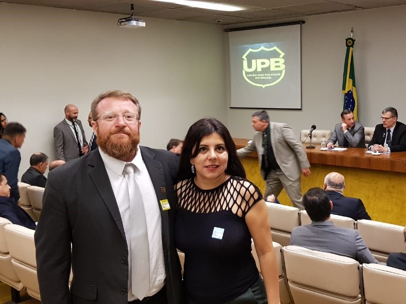 Rafael Sampaio, candidato a deputado federal, é recebido na sede do Sinpol-DF