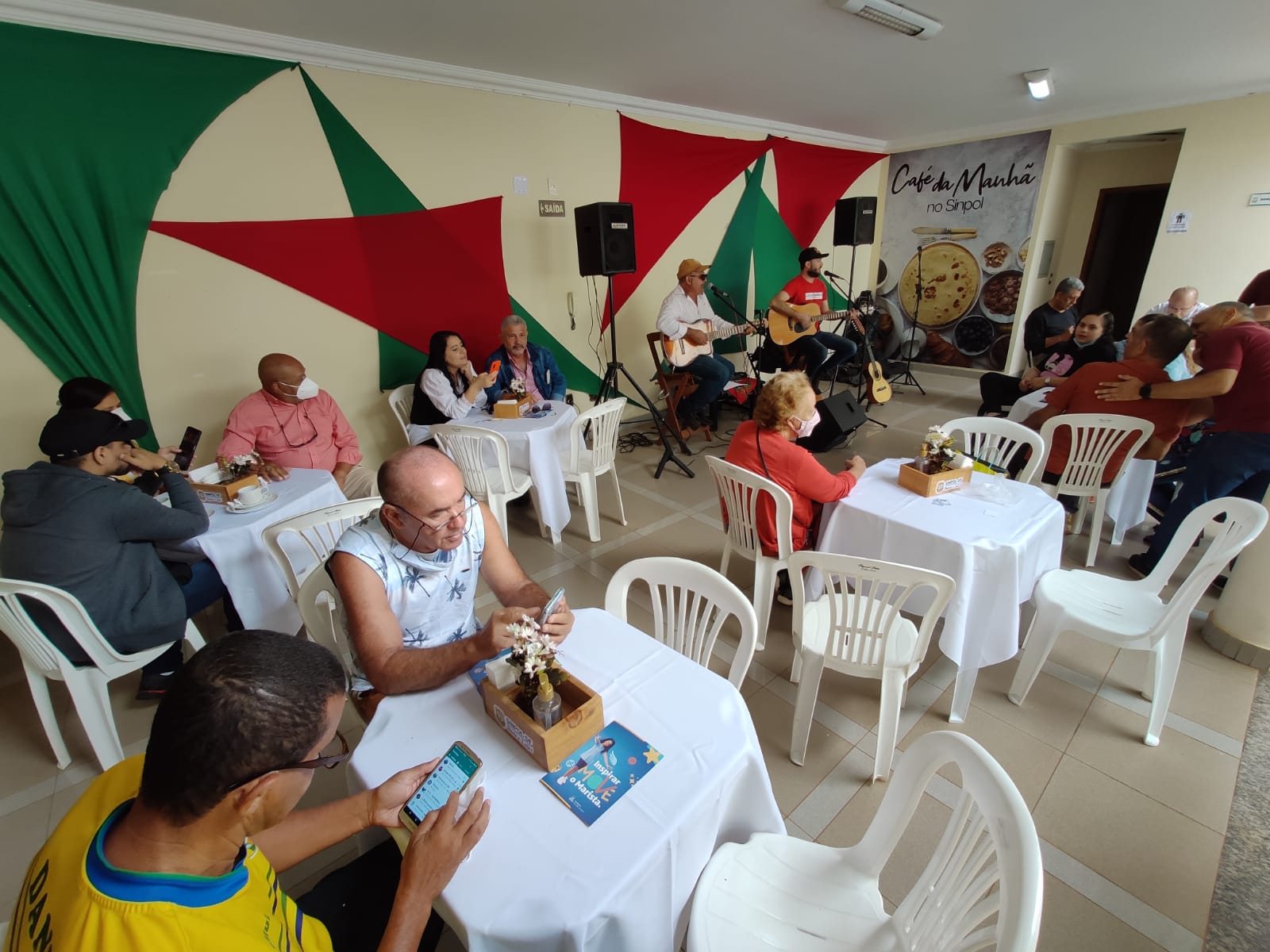 Sinpolzinho recepciona filiados em quarta edição do “Café da Manhã no Sinpol”