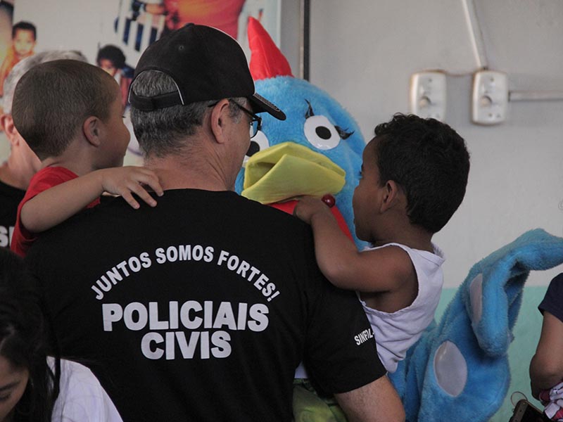 Sinpol-DF arrecada brinquedos para o Dia das Crianças