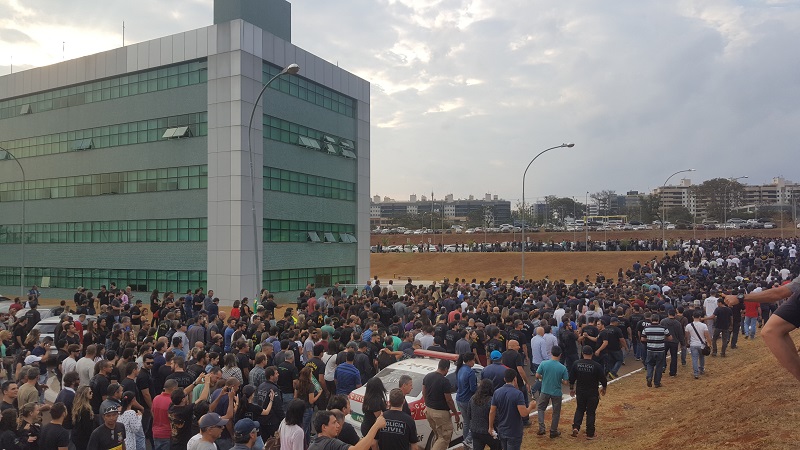 Sinpol-DF promove manifestação na PCDF nesta quarta, 14