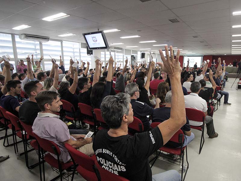 AGE discutirá contribuição sindical hoje, 8, às 14h, no Iesb