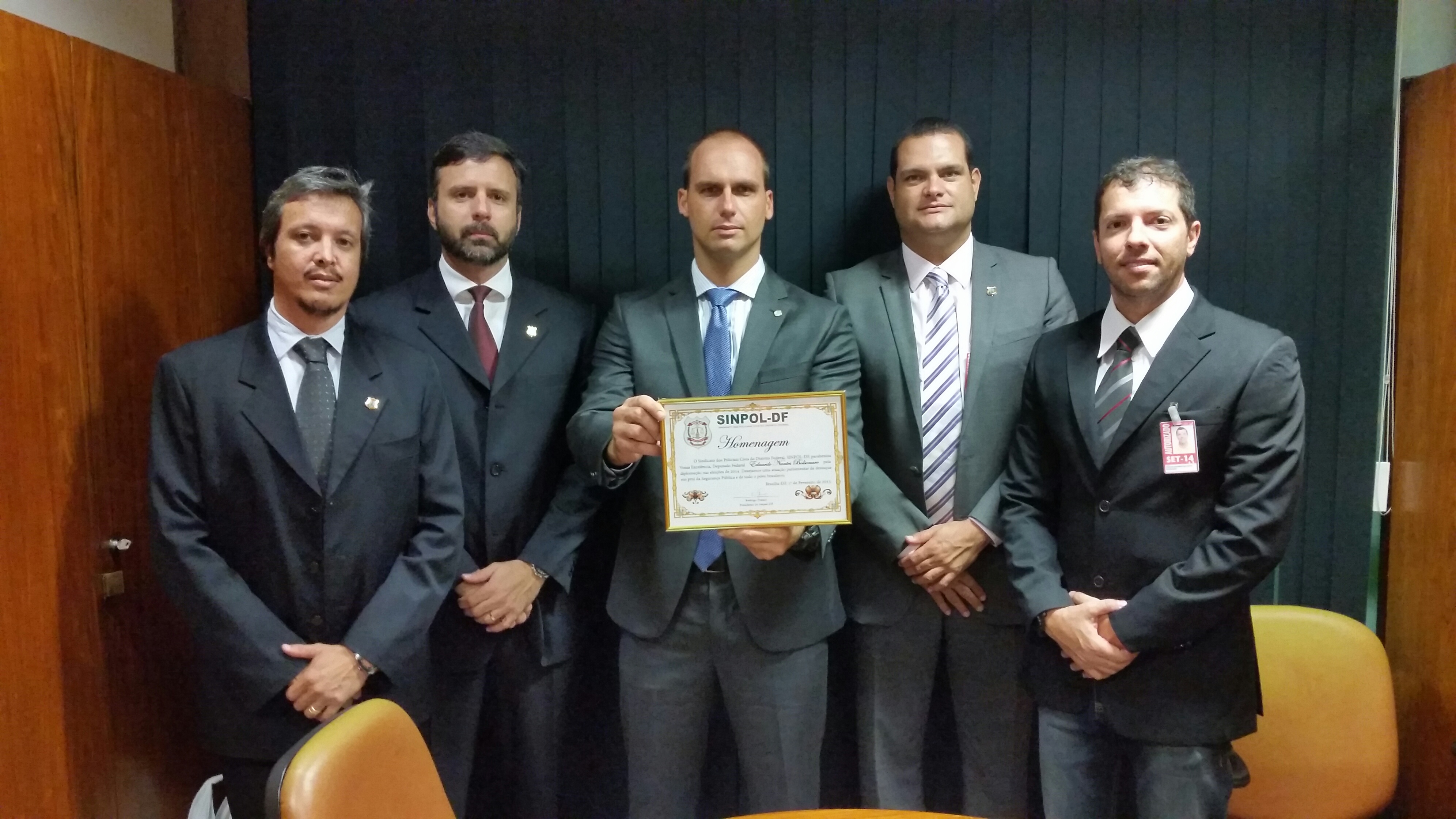 Sinpol busca apoio do deputado Eduardo Bolsonaro ao PL do nível superior