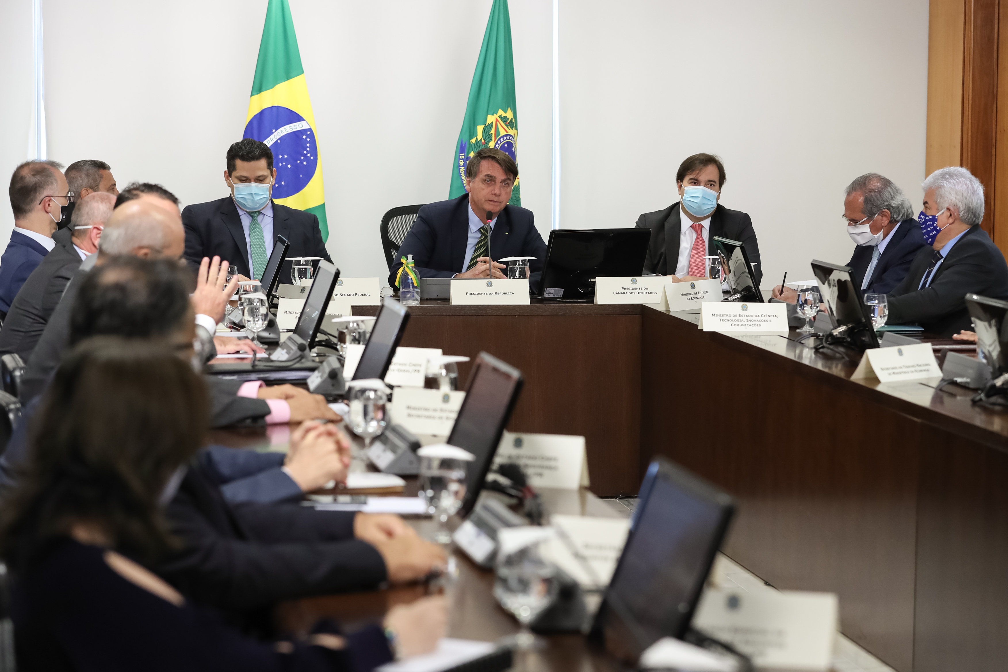 Bolsonaro sanciona PLN 1/20, penúltima etapa para a recomposição salarial