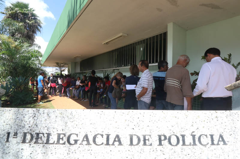 Baixo efetivo compromete emissão de carteira de identidade