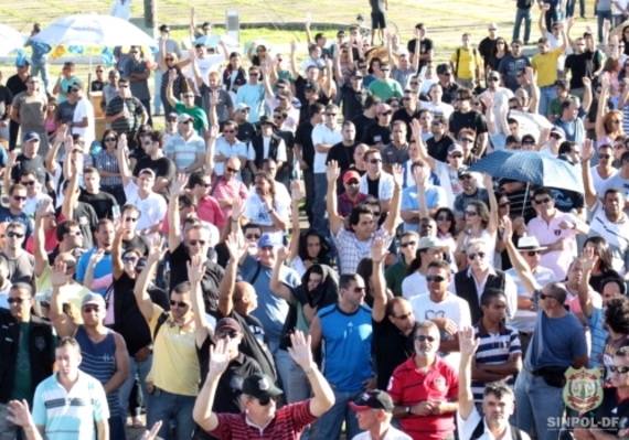 Categoria suspende greve, mas mantém-se mobilizada