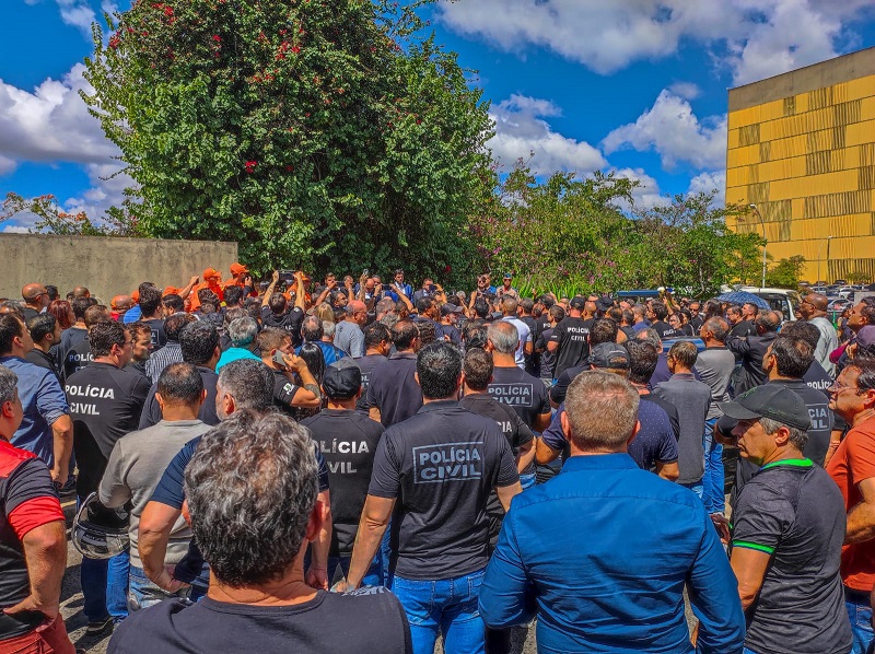 Para pressionar GDF, policiais civis do DF marcam AGE com indicativo de greve