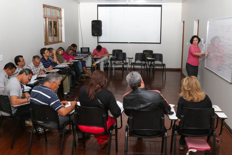 Equipe da UnB Idiomas visita o Sinpolzinho para fortalecer parceria