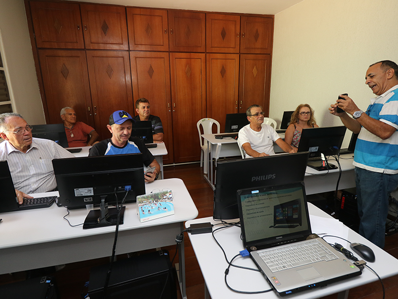 Sinpolzinho lança novas turmas para o curso de Informática