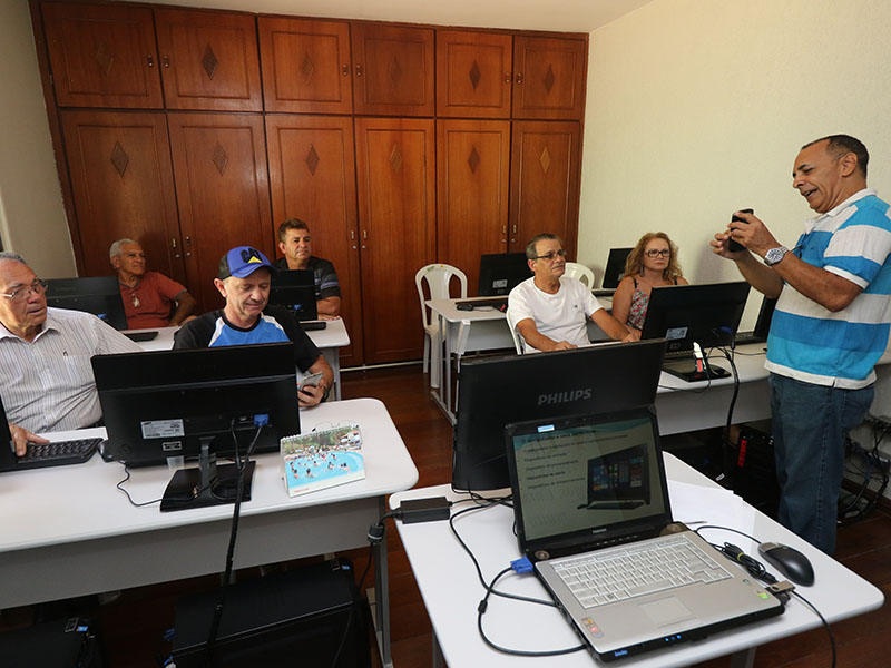 Curso de Smartphone no Sinpolzinho tem vagas abertas