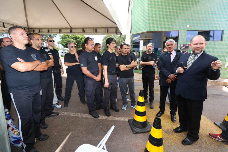 Diretoria do Sinpol-AP manifesta apoio à greve dos agentes policiais de custódia