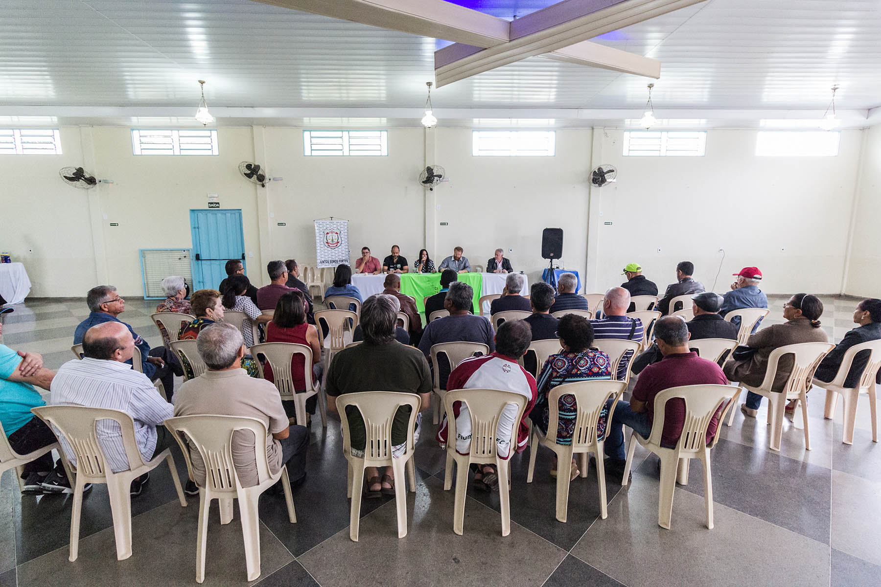 Aposentados e diretoria reúnem-se no Gama para discutir pleitos