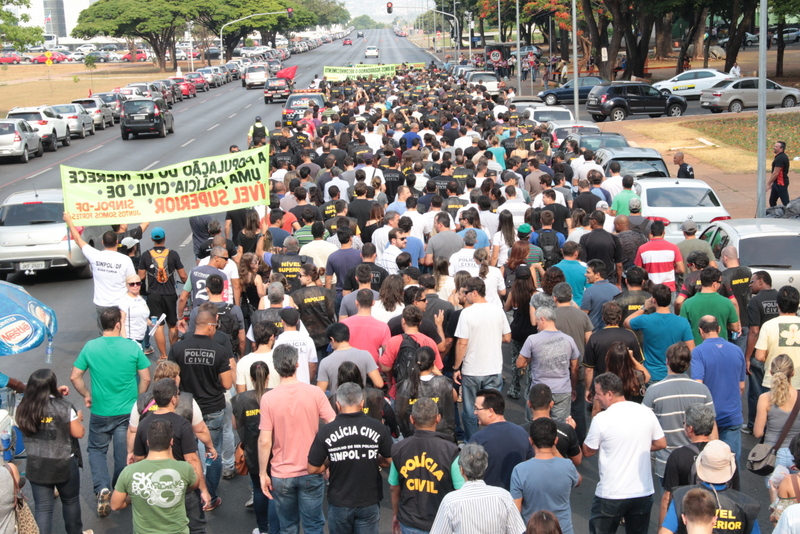 GREVE de 48 horas prossegue, conforme decisão de Assembleia. 