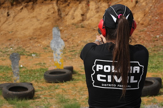 Sinpol acompanha projeto e defende a aposentadoria diferenciada da mulher policial