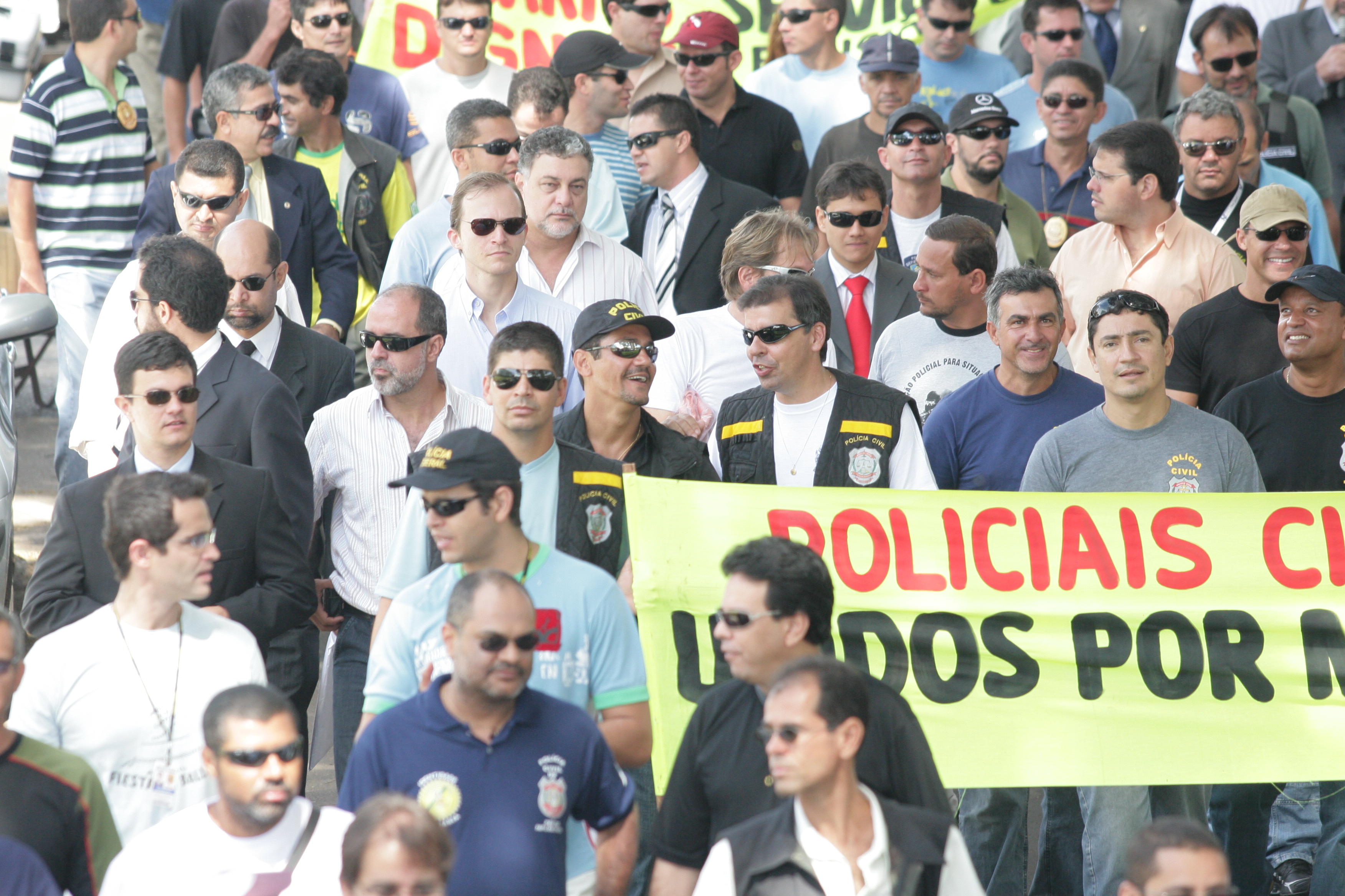 Polícia Civil do DF e Polícia Federal realizam ato público conjunto para reivindicar reajuste salarial