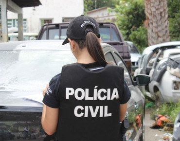 Mulheres policiais são liberadas para participar de debate