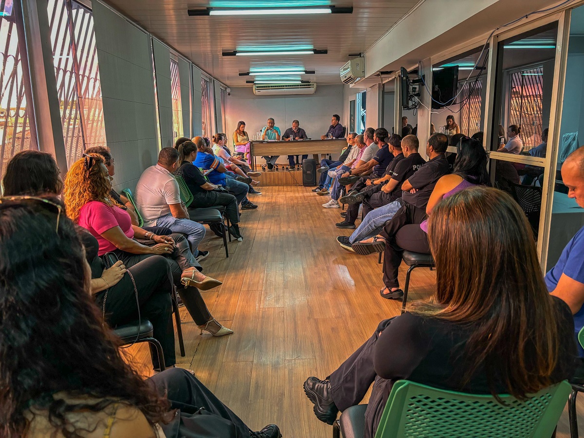 Reunião no Sinpol-DF debate condições de trabalho dos agentes policiais de custódia