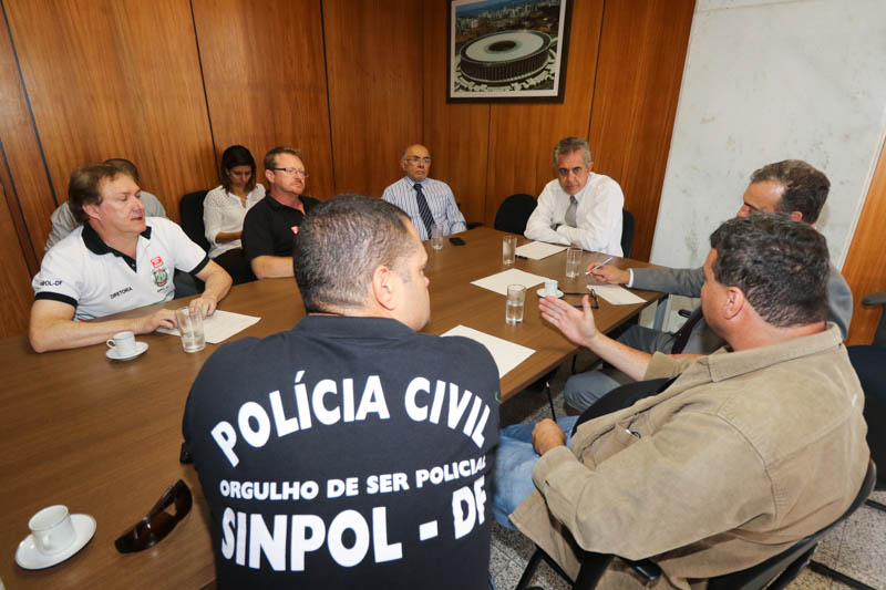 “Palavra do governador” é a única proposta feita aos policiais civis