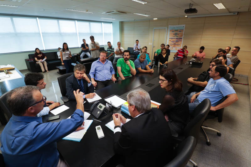 Reunião na Direção Geral trata da progressão da turma de 2006