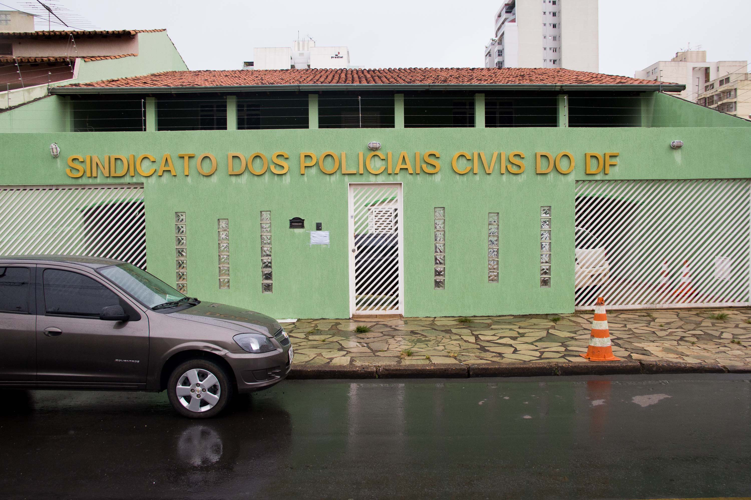 Sinpol-DF faz pré-cadastro de aposentados para curso de Inglês