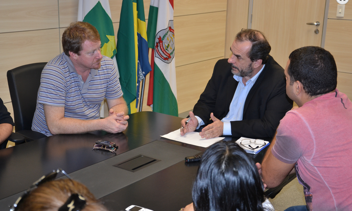 Licenças, novas lotações e armas integram pauta de reunião do SINPOL-DF com Jorge Xavier