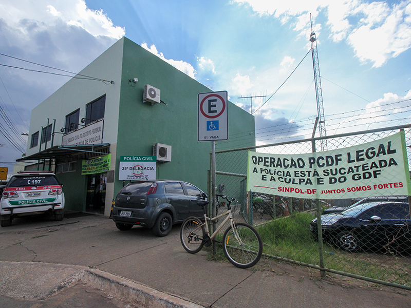 Supermercado que fica a 100 metros da 35ª DP, fechada no plantão, foi furtado