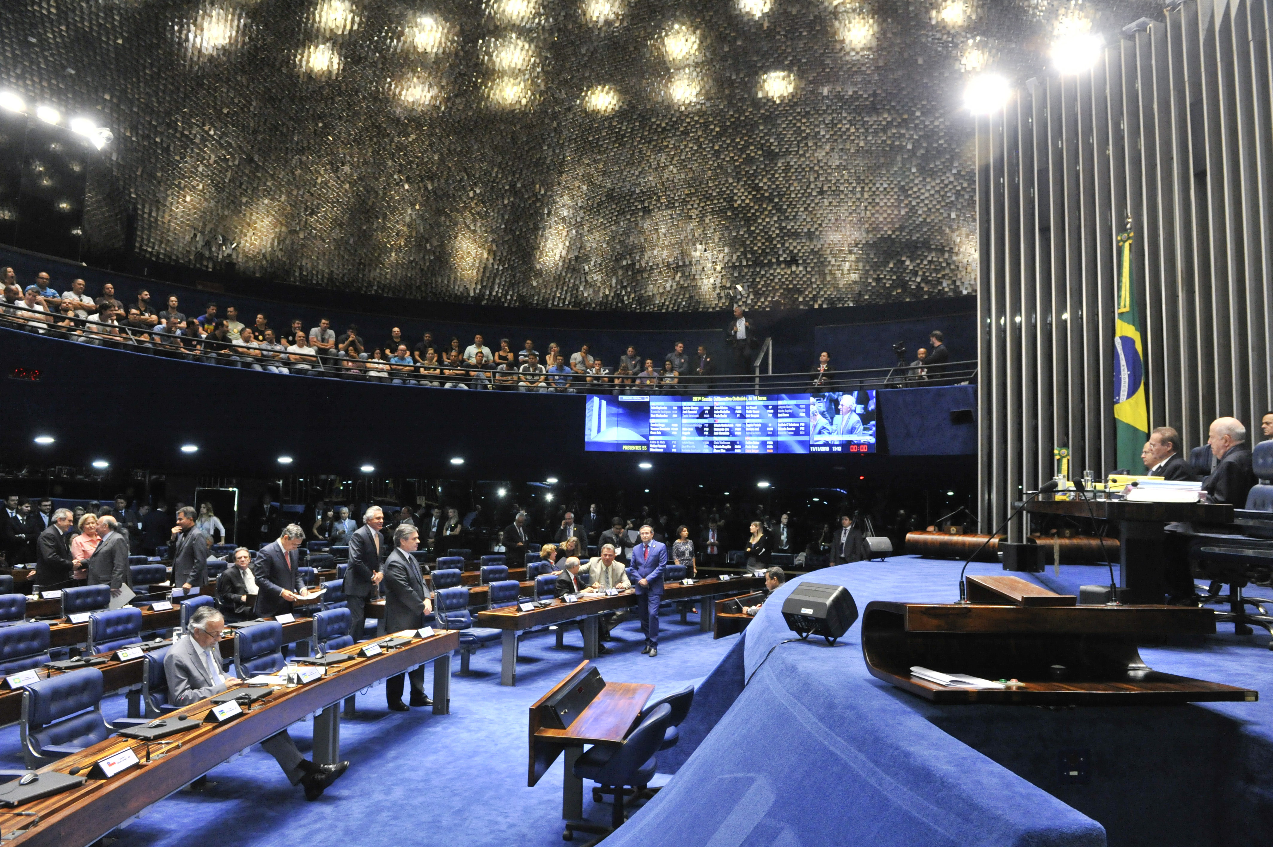 Assista ao momento da votação do nível superior no Senado Federal