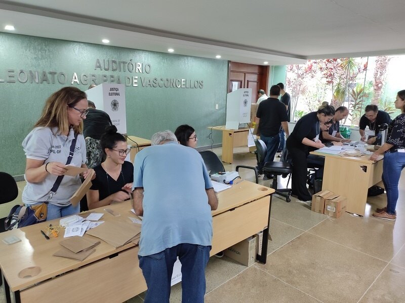 Filiados aptos a votar no 2º turno já podem conferir local de votação. Veja.